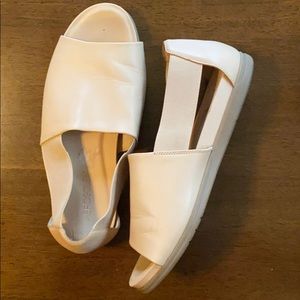 Aerosoles super comfy sandals